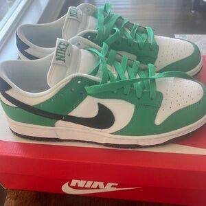 Nike dunk low stadium green size 10 mens 11.5 womens